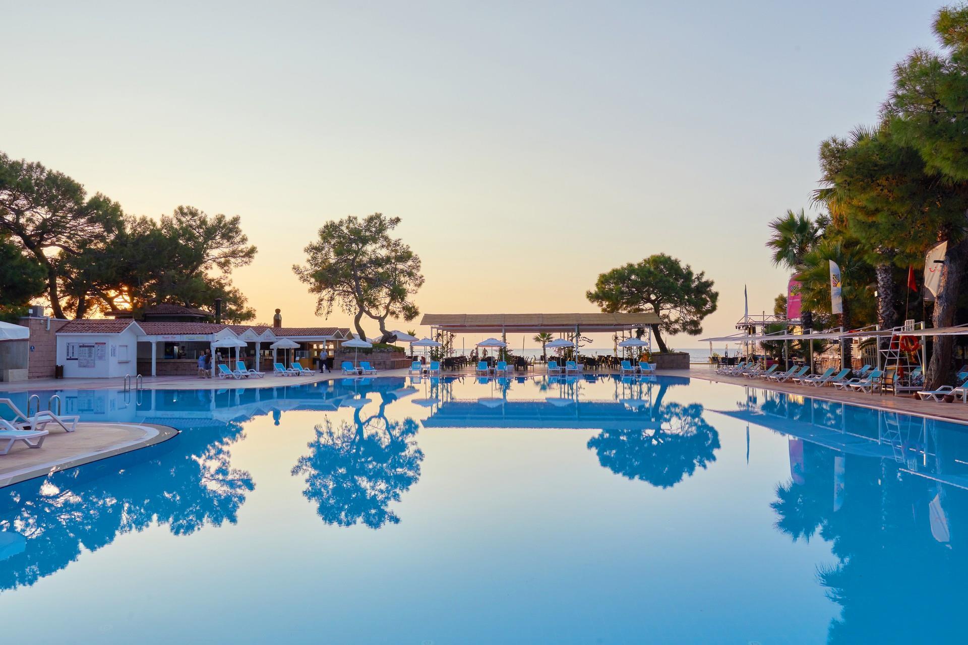 Fun&Sun Club Saphire Hotel เทคิโรวา ภายนอก รูปภาพ